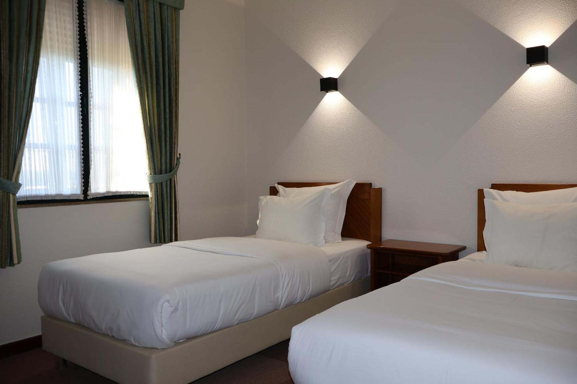 Hotel Santhyago Trofa Ruang foto