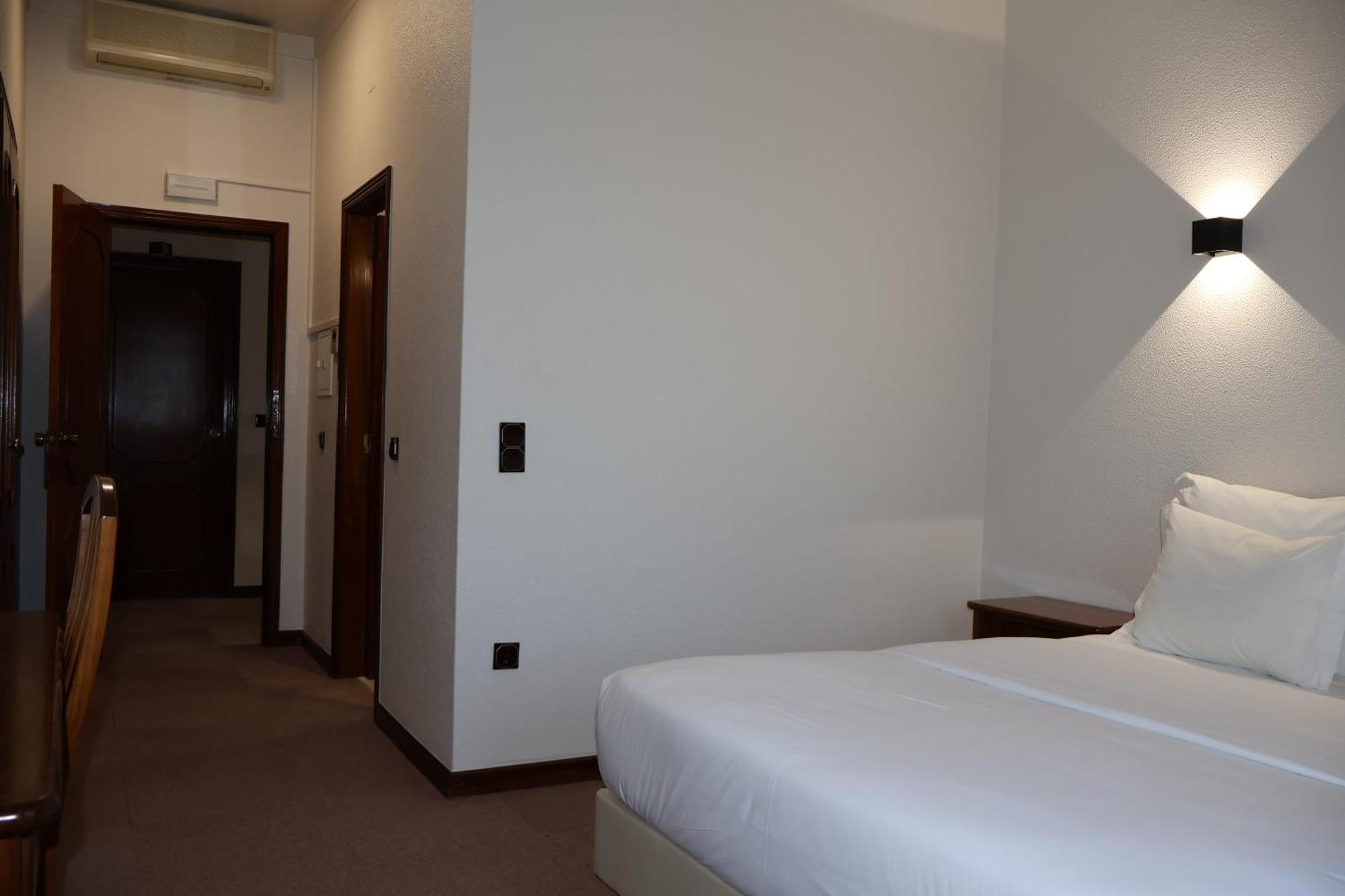 Hotel Santhyago Trofa Ruang foto