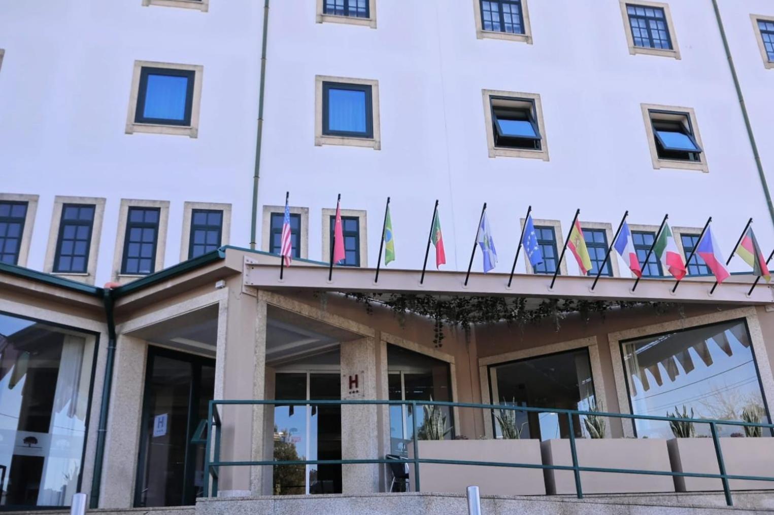 Hotel Santhyago Trofa Bagian luar foto